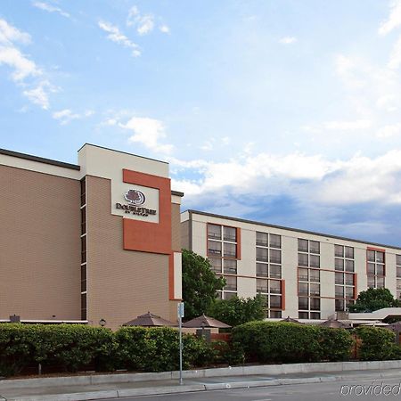 Doubletree By Hilton San Bernardino Hotel Exterior photo